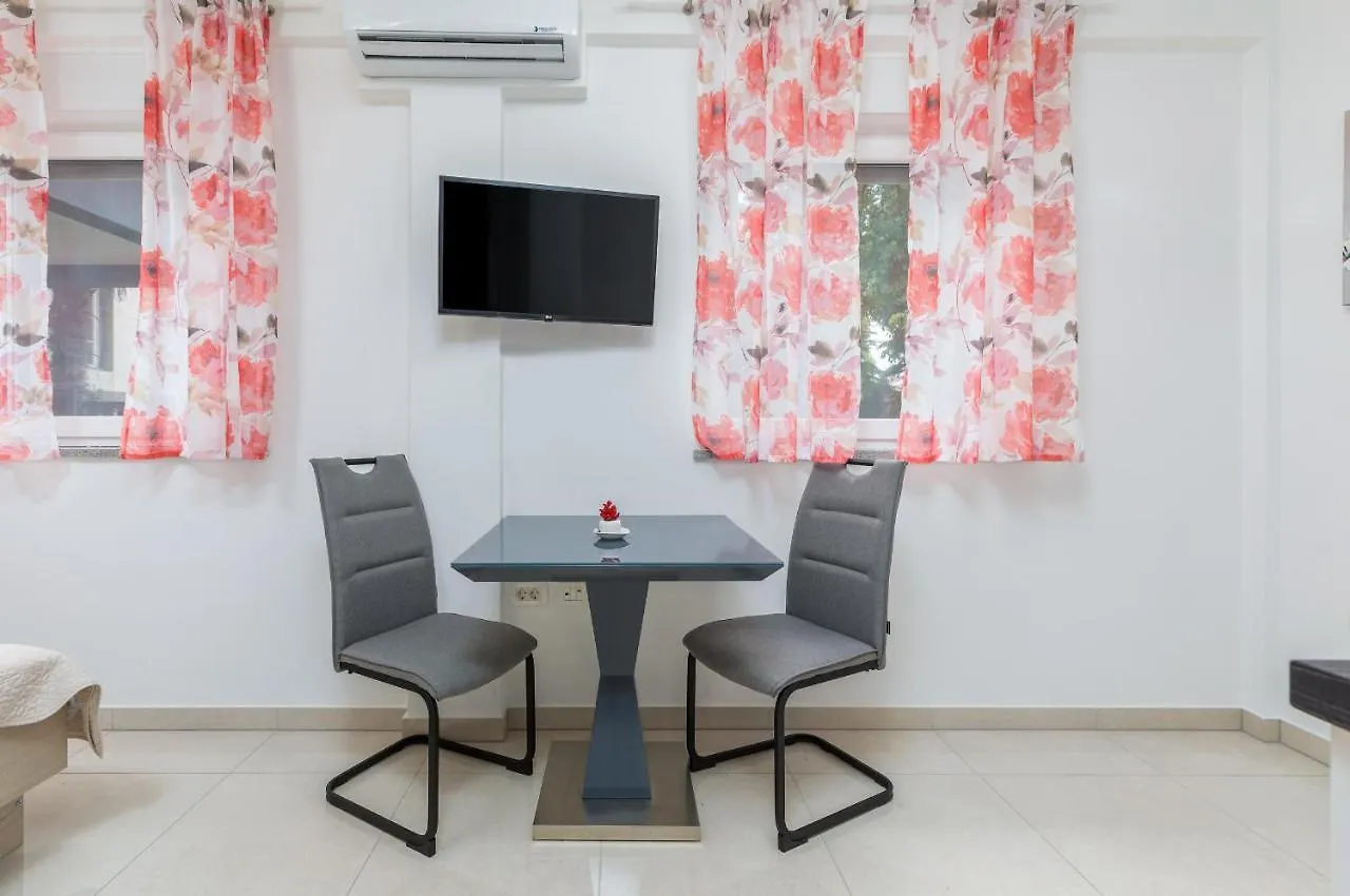 Marine Lux Apartments 普拉
