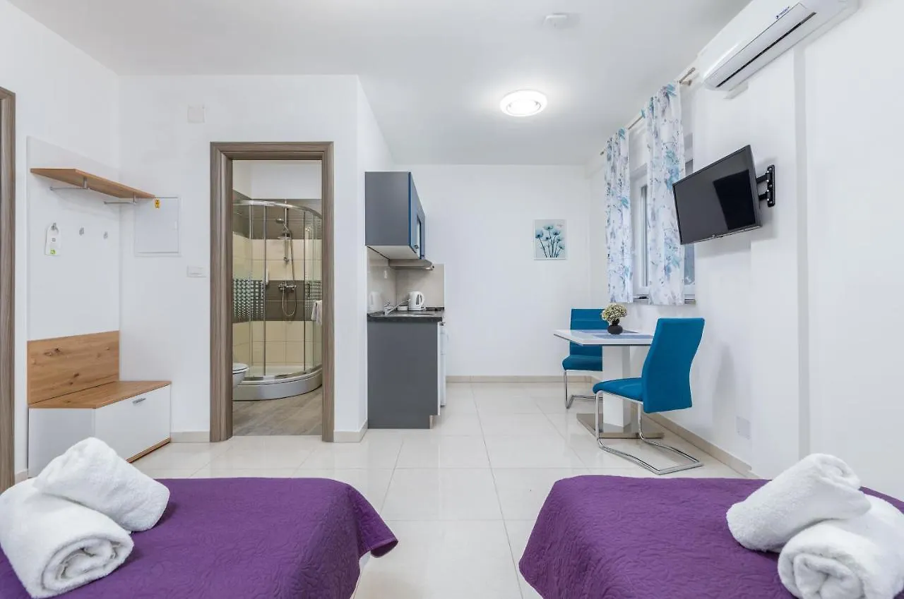 Marine Lux Apartments 普拉