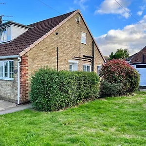 https://beautiful-3-bedroom-bungalow.yorkshirehotels.net