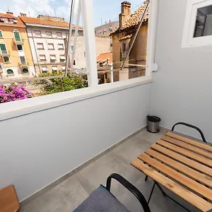 https://old-town-small-apartments.splithotels.org