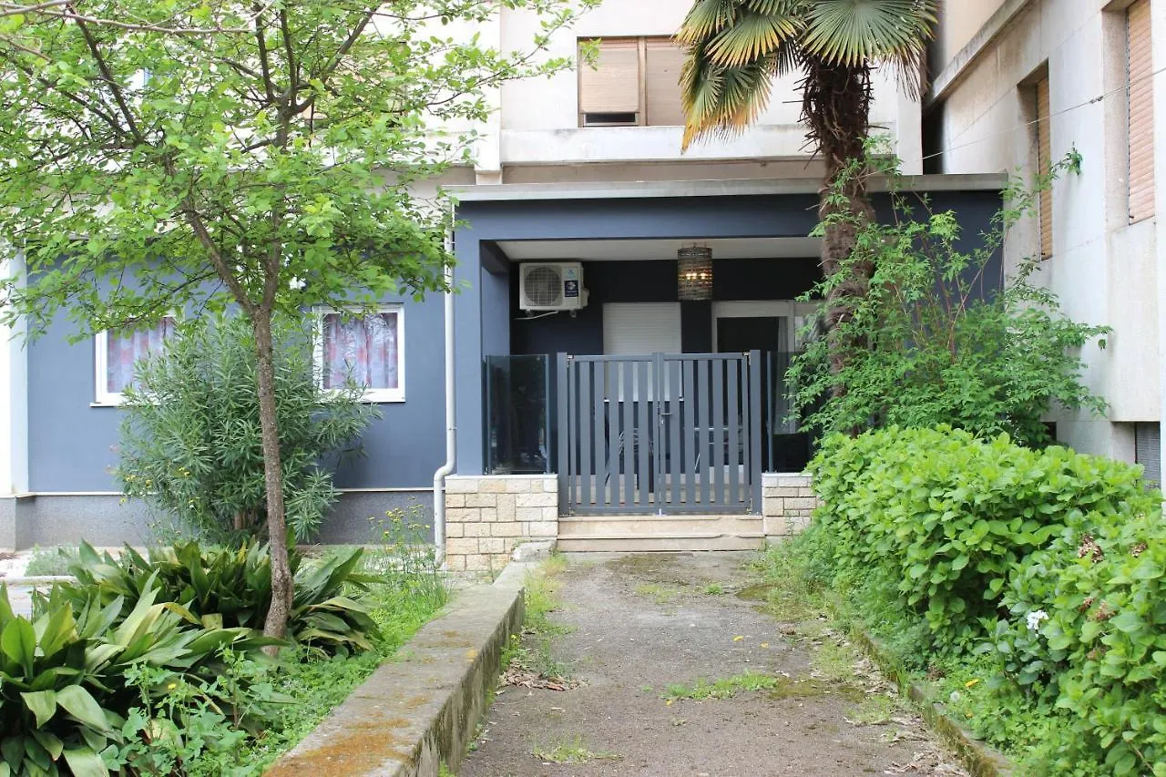 Marine Lux Apartments Pula 0*,
