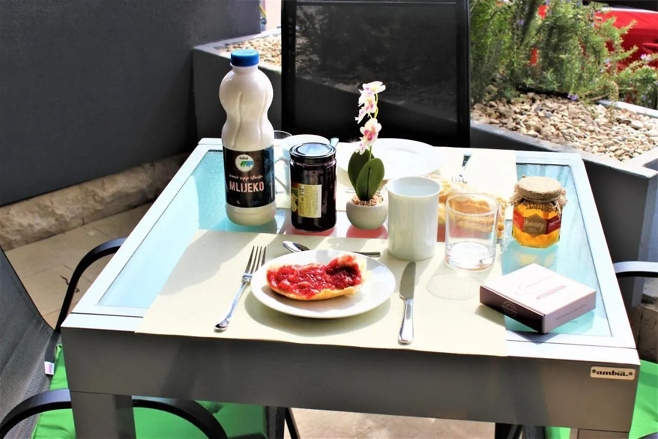 Marine Lux Apartments Pula Croatia