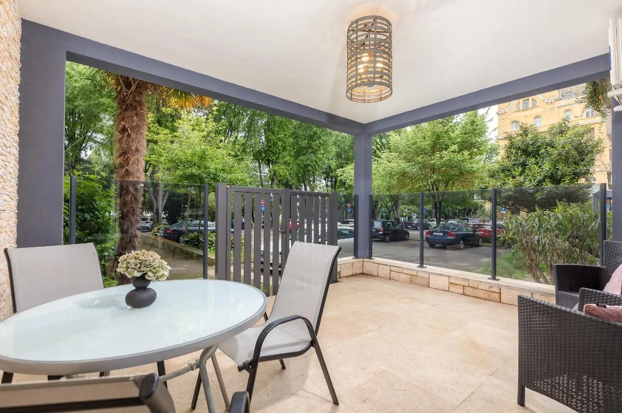 Marine Lux Apartments Pula Croatia