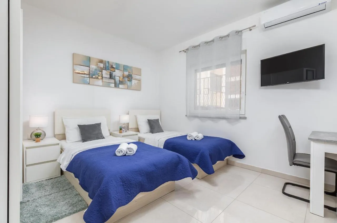 Marine Lux Apartments Pula 0*,  Croatia
