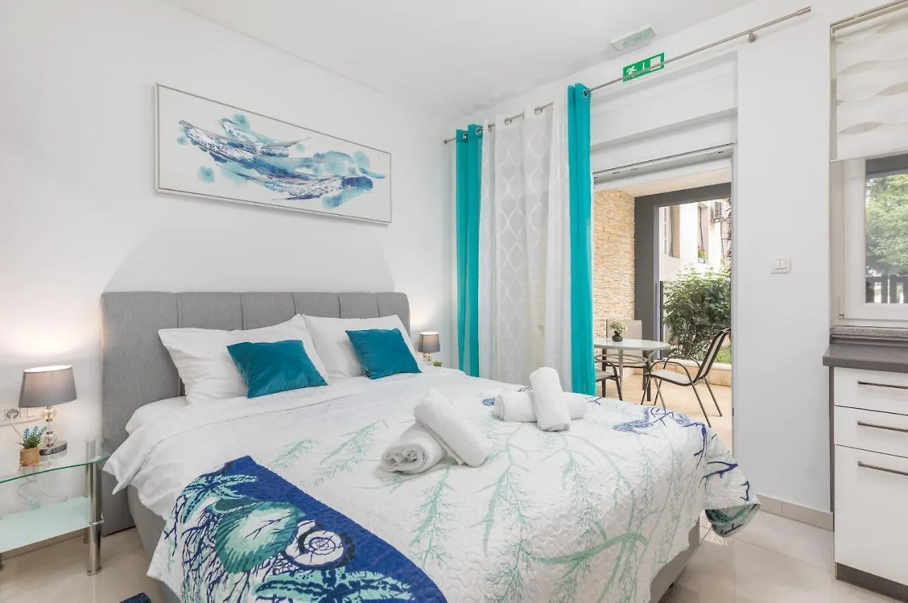 Marine Lux Apartments Pula 0*,  Croatia