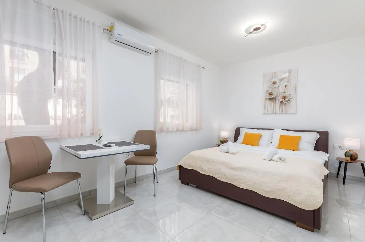 Marine Lux Apartments Pula Croatia