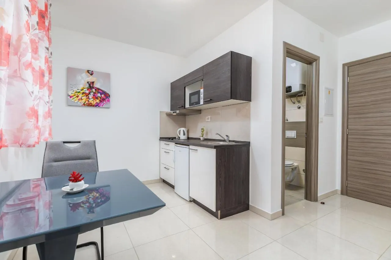 Marine Lux Apartments Pula 0*,  Croatia