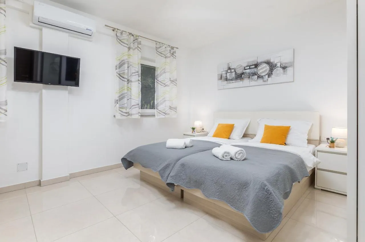 Marine Lux Apartments Pula