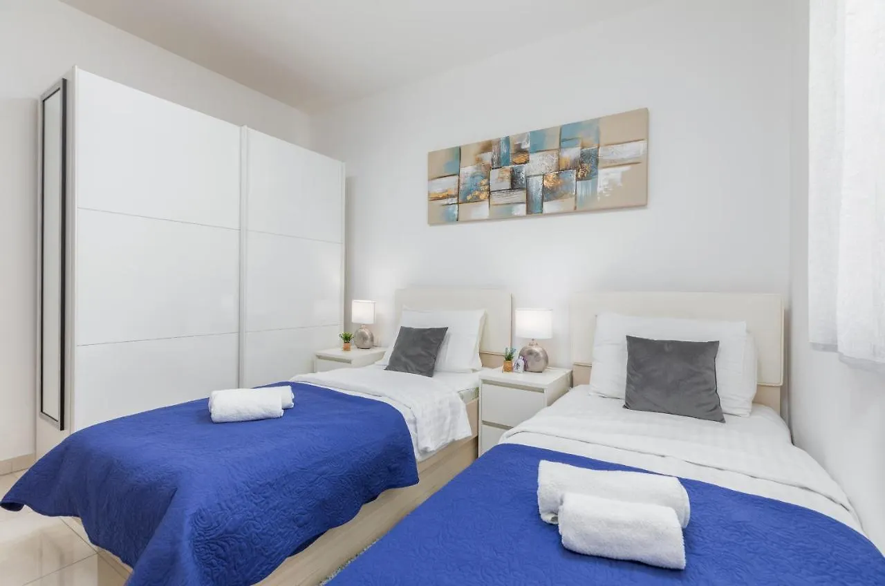 Marine Lux Apartments Pula 0*,