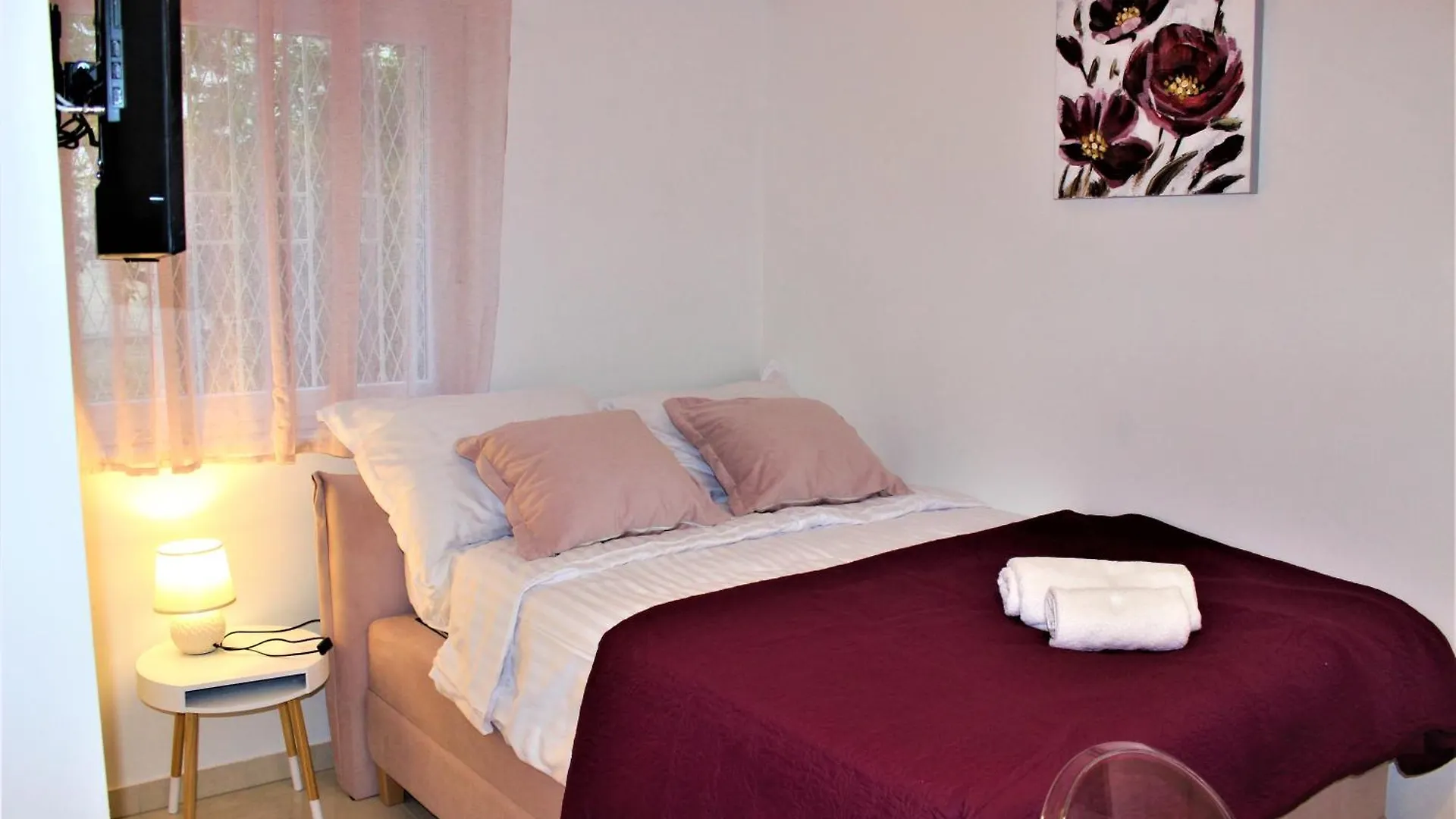 Marine Lux Apartments Pula 0*,  Croatia